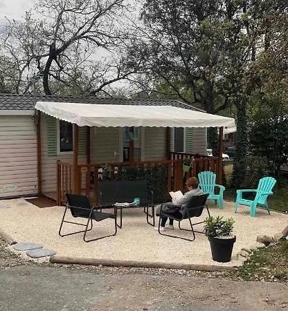 Mobilhome 'sandra ' Lagorce (Ardeche)